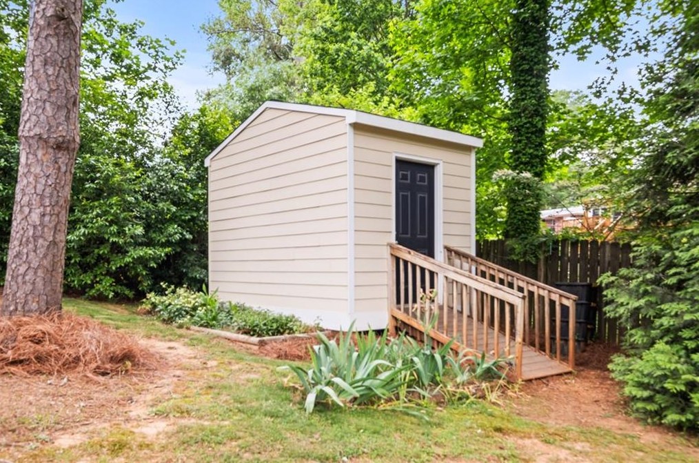 3710 Cooper Lake Rd, Smyrna GA  30082-3316 exterior