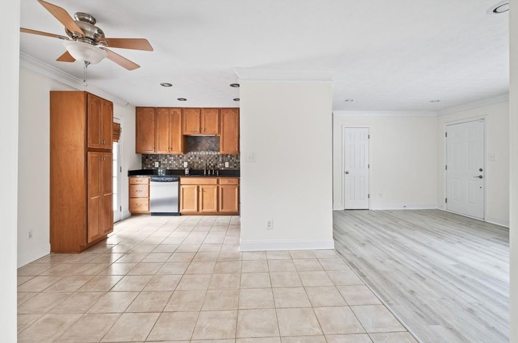 3710 Cooper Lake Rd, Smyrna GA  30082-3316 exterior