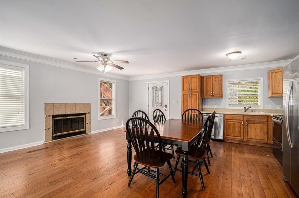 8486 Lake Dr, Lithonia GA  30039-6562 exterior