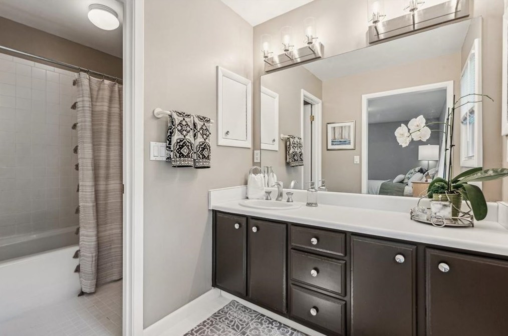 3902 Commander Dr, Atlanta GA  30341-1831 exterior