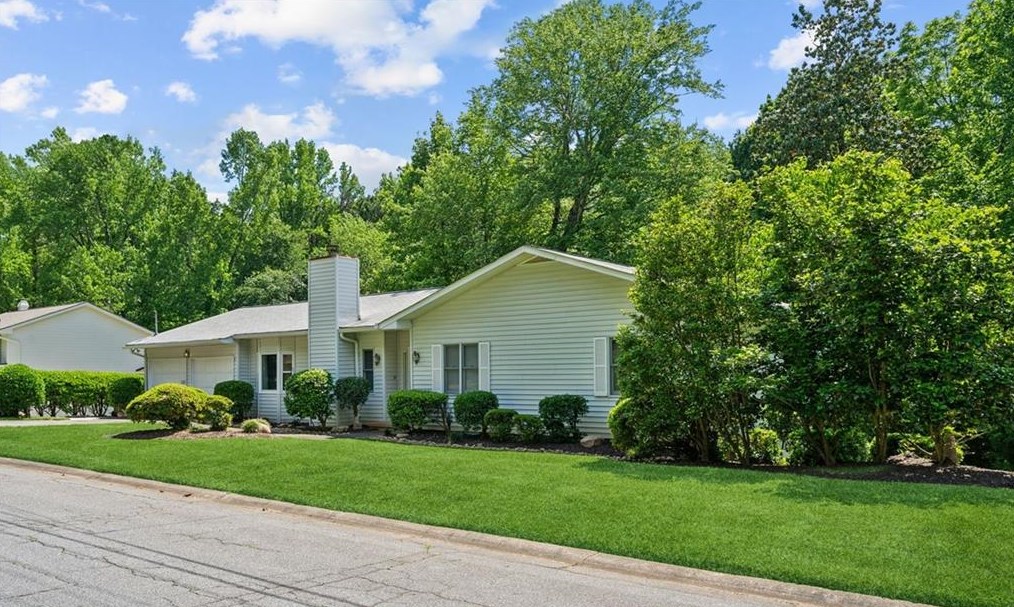 3902 Commander Dr, Atlanta GA  30341-1831 exterior