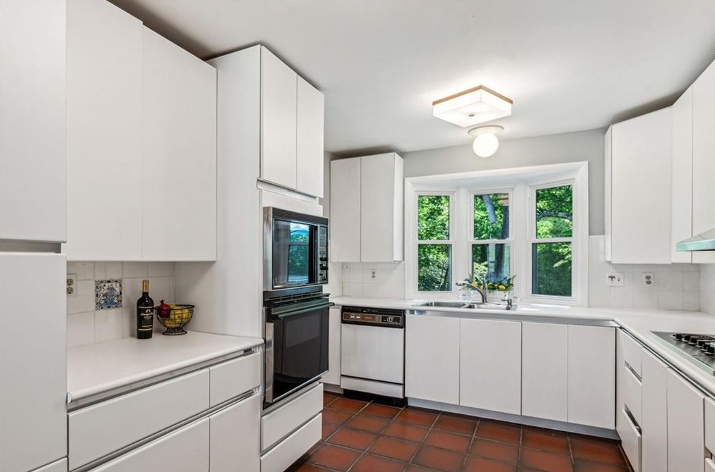 3902 Commander Dr, Atlanta GA  30341-1831 exterior