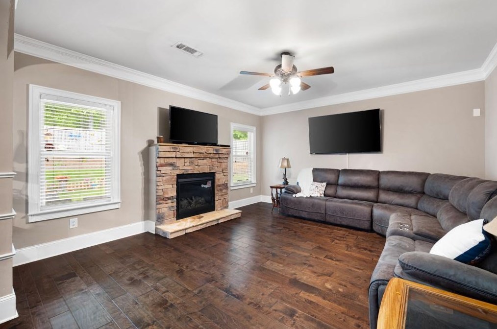290 Bentleigh Station Dr, Acworth GA  30101 exterior