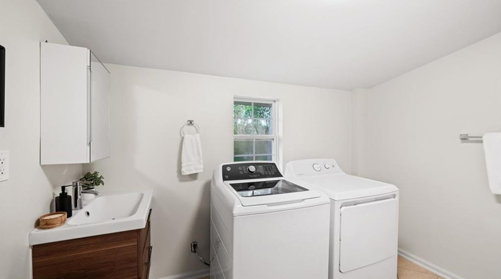 1066 Briar Vista Ter, Atlanta GA 30324-4601 exterior