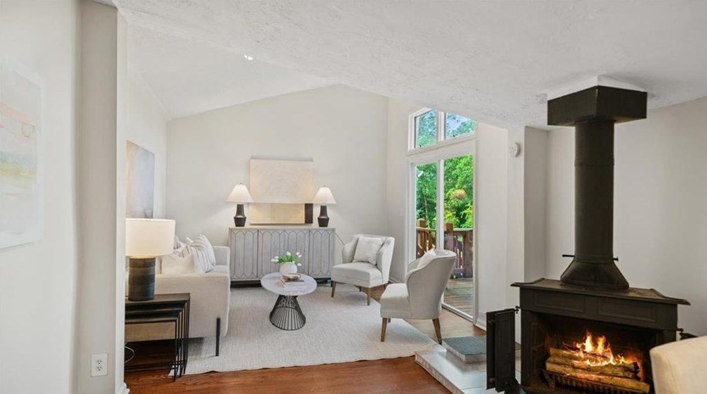 1066 Briar Vista Ter, Atlanta GA 30324-4601 exterior