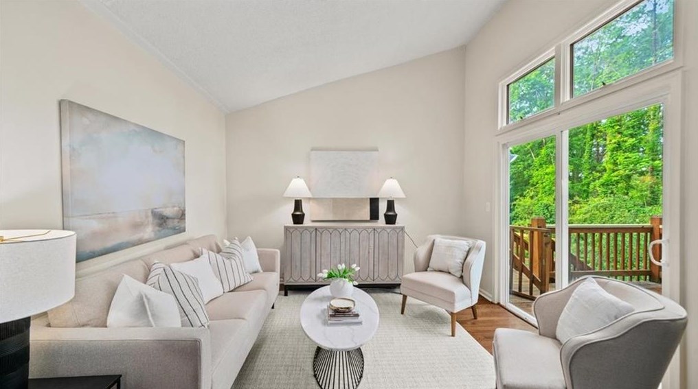 1066 Briar Vista Ter, Atlanta GA 30324-4601 exterior