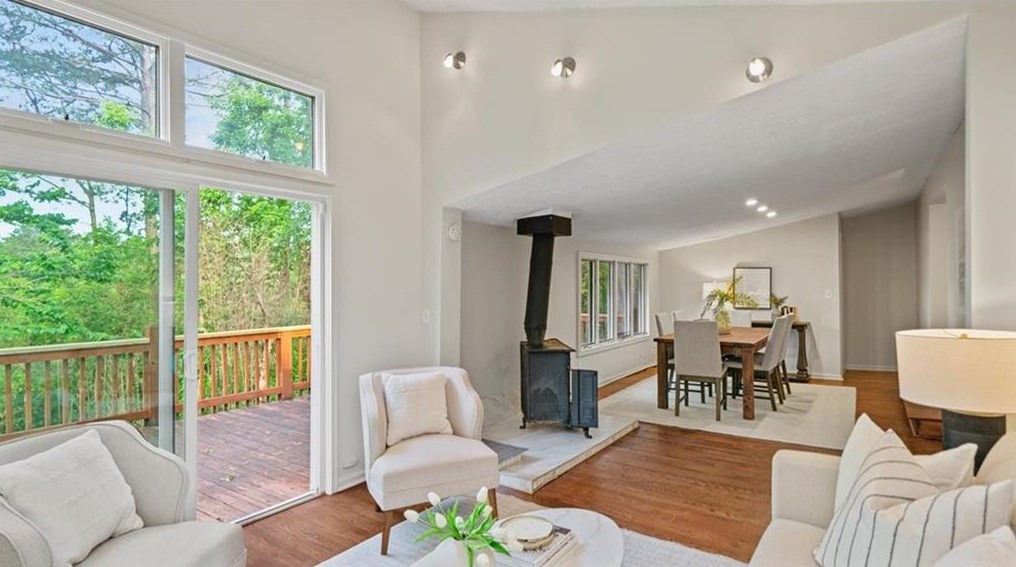 1066 Briar Vista Ter, Atlanta GA 30324-4601 exterior