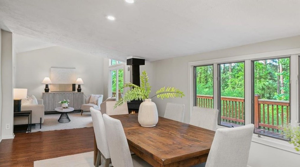 1066 Briar Vista Ter, Atlanta GA 30324-4601 exterior