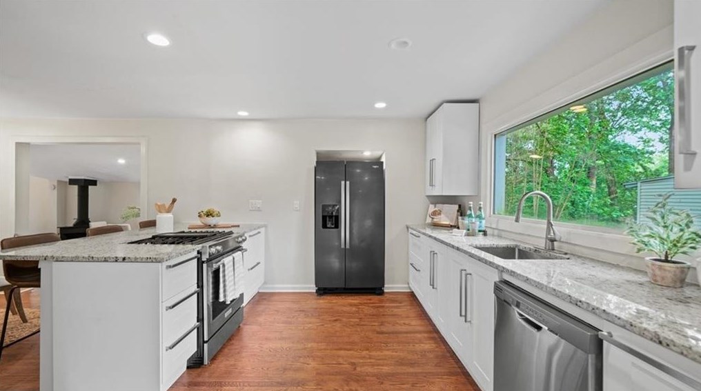 1066 Briar Vista Ter, Atlanta GA 30324-4601 exterior