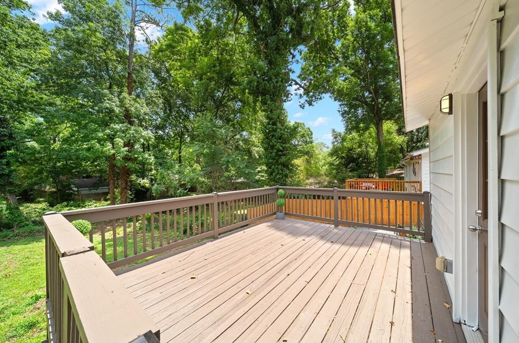 2805 Old Concord Rd, Smyrna GA  30082-2044 exterior