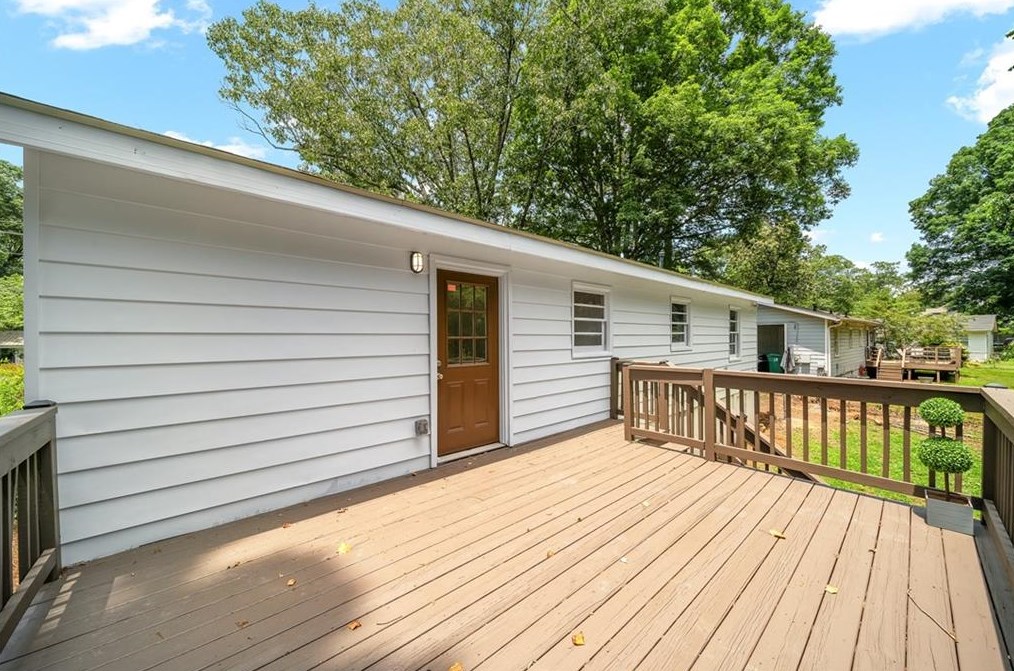 2805 Old Concord Rd, Smyrna GA  30082-2044 exterior