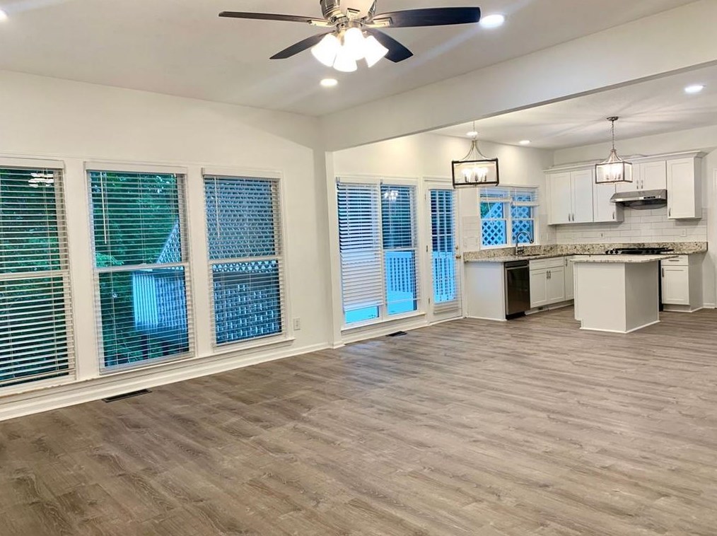 10895 Glenbarr Dr, Duluth GA 30097-7876 exterior