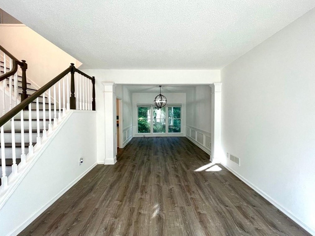 10895 Glenbarr Dr, Duluth GA 30097-7876 exterior