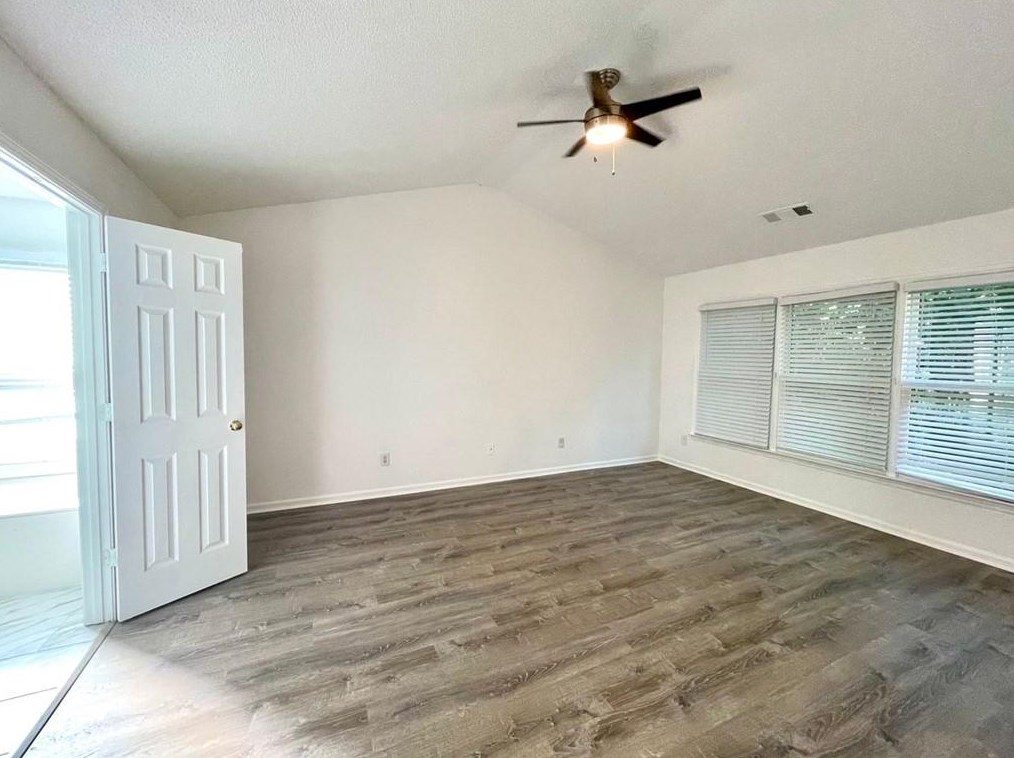 10895 Glenbarr Dr, Duluth GA 30097-7876 exterior