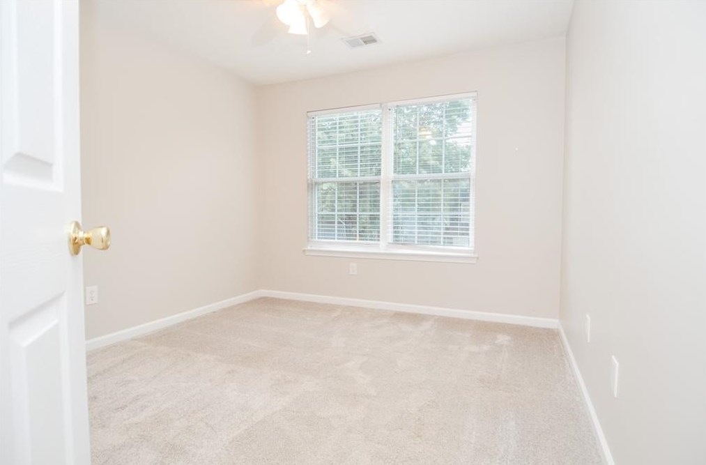 2305 Ashton Dr, Roswell GA  30076-4233 exterior