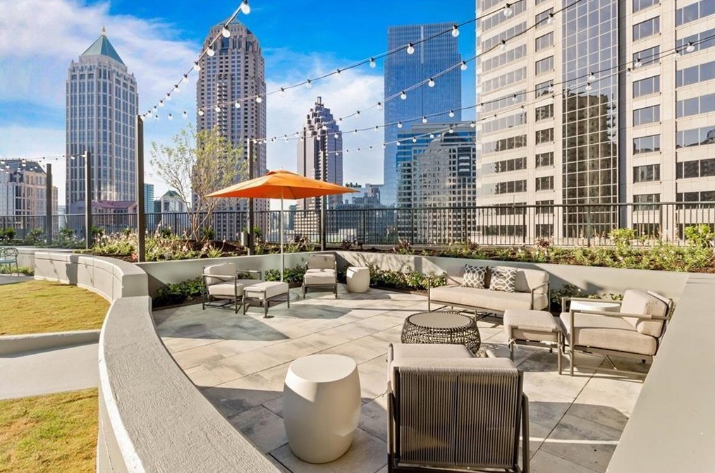 1080 Peachtree St, Atlanta GA  30309-3963 exterior