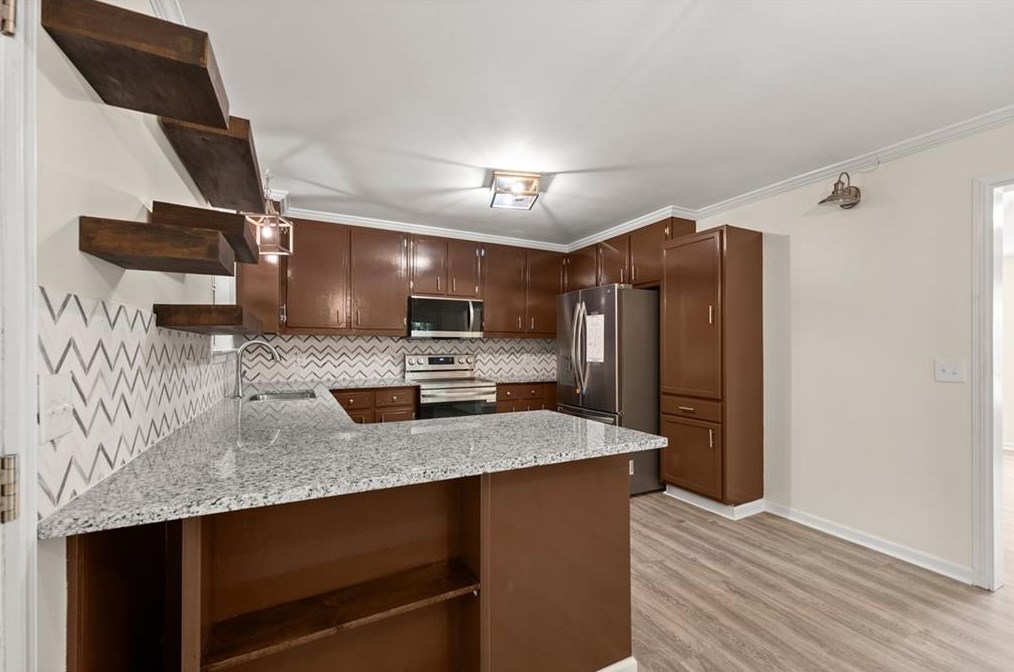 3208 Navajo Cir, Gainesville GA 30501-7562 exterior