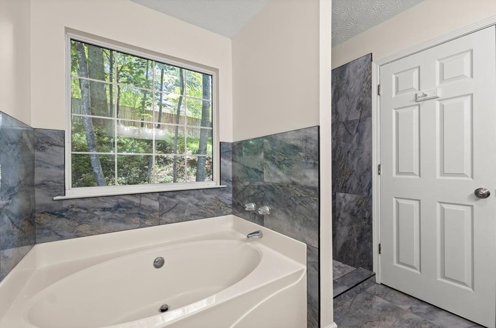 3208 Navajo Cir, Gainesville GA 30501-7562 exterior