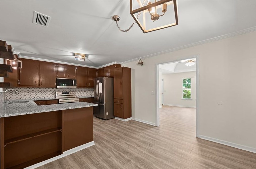 3208 Navajo Cir, Gainesville GA 30501-7562 exterior