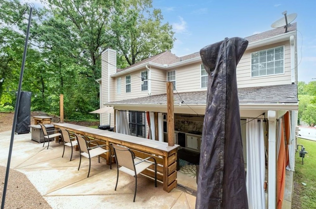 2770 Northcliff Dr, Suwanee GA  30024-2161 exterior