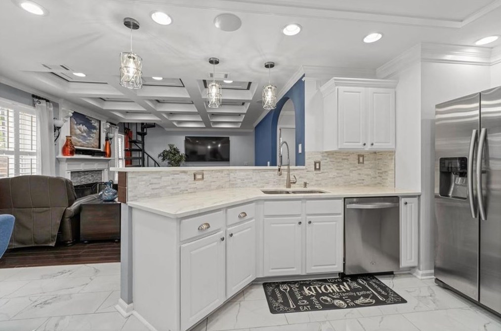 2770 Northcliff Dr, Suwanee GA  30024-2161 exterior