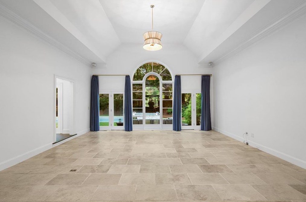 820 Malvern Hl, Alpharetta GA 30022-6227 exterior