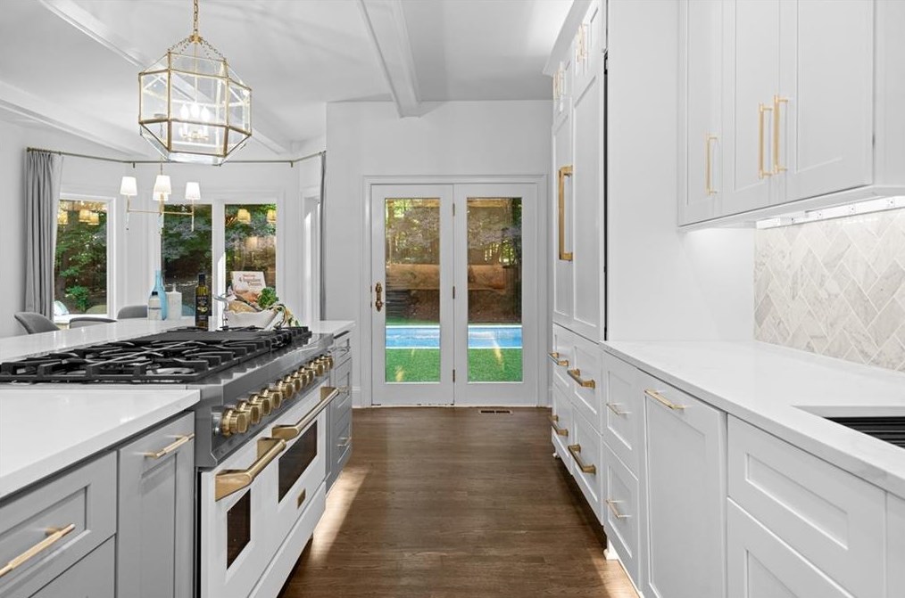 820 Malvern Hl, Alpharetta GA 30022-6227 exterior