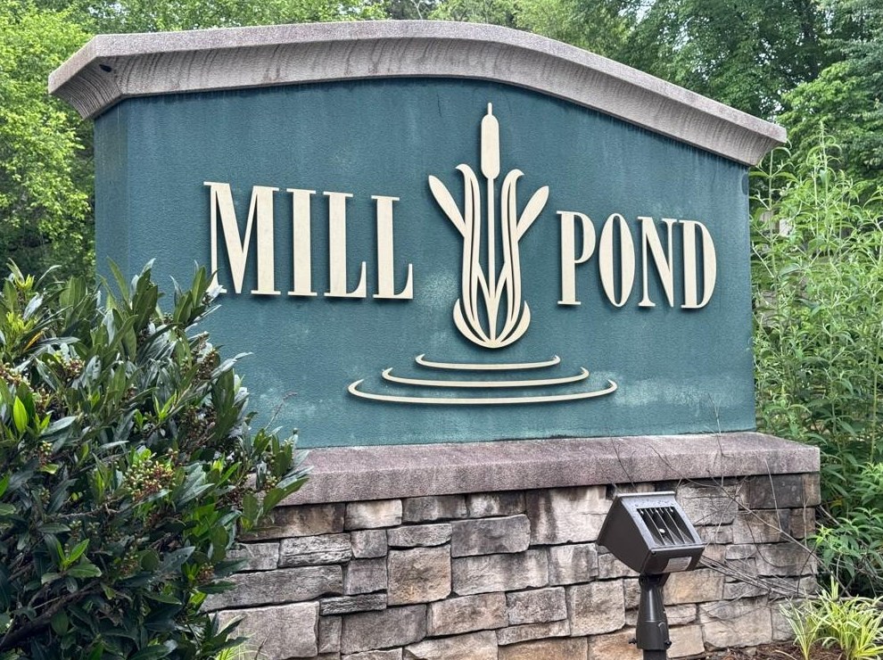 703 Ml Pond Dr, Smyrna GA 30082-3829 exterior