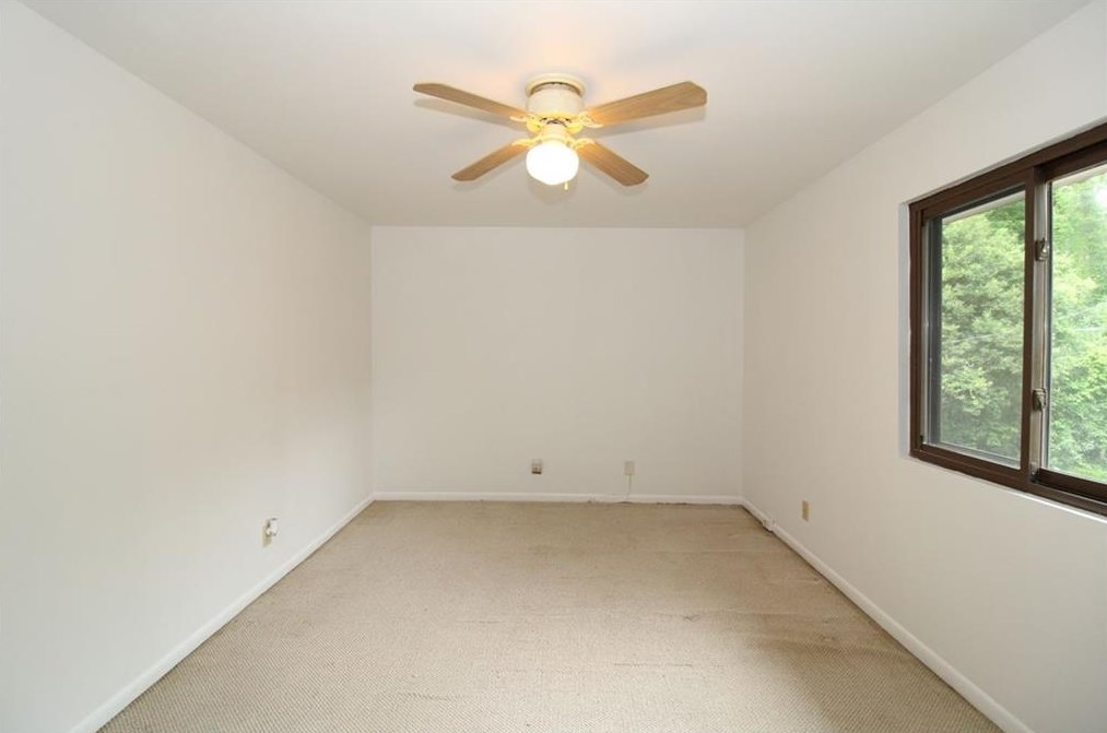 2562 Bradford Sq, Atlanta GA  30345-1366 exterior
