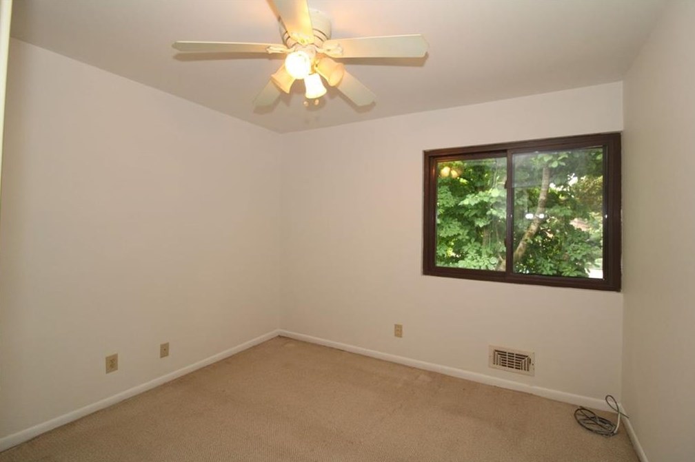 2562 Bradford Sq, Atlanta GA  30345-1366 exterior