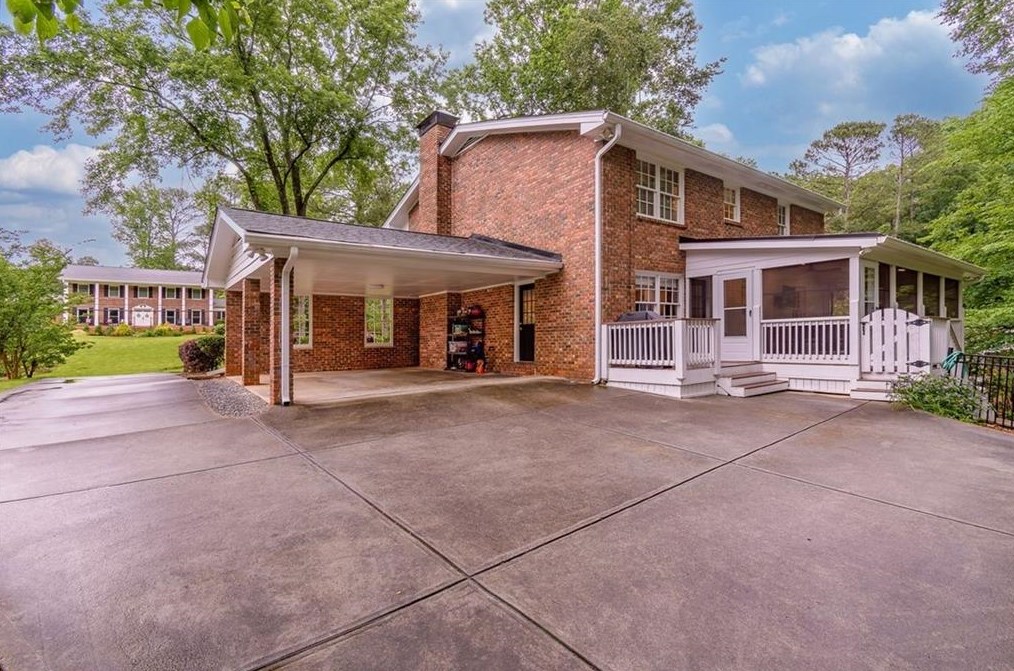 3301 Henderson Creek Rd, Atlanta GA  30341-5755 exterior
