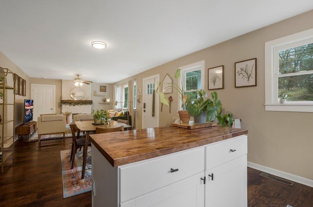 452 Villa Rica Hwy, Dallas GA 30157-0658 exterior