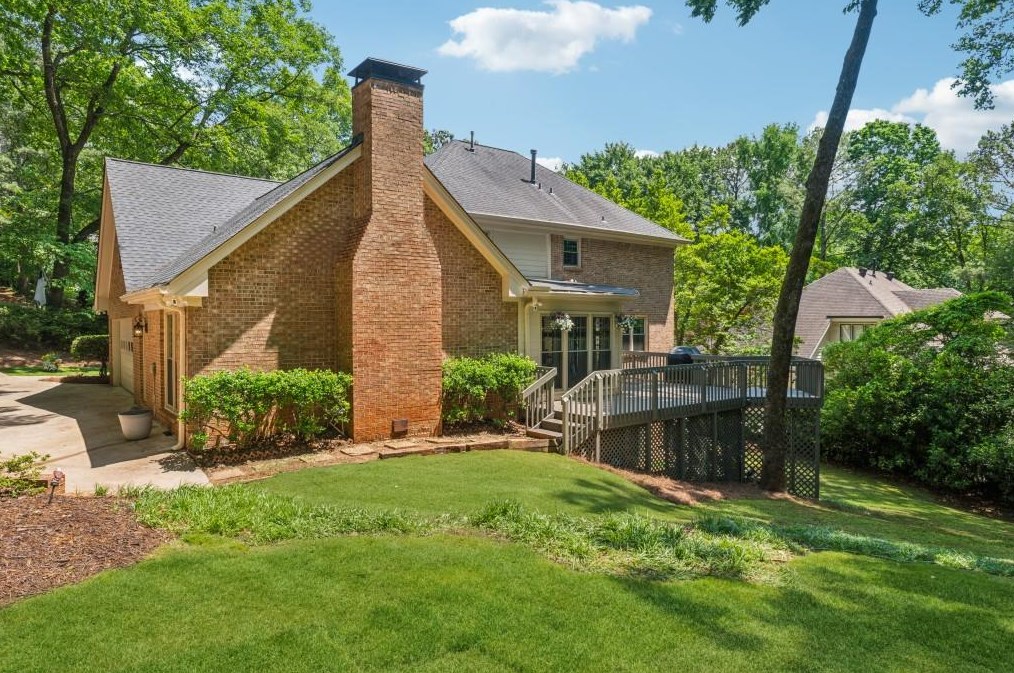 5510 Shiver Smt, Atlanta GA  30342-1429 exterior