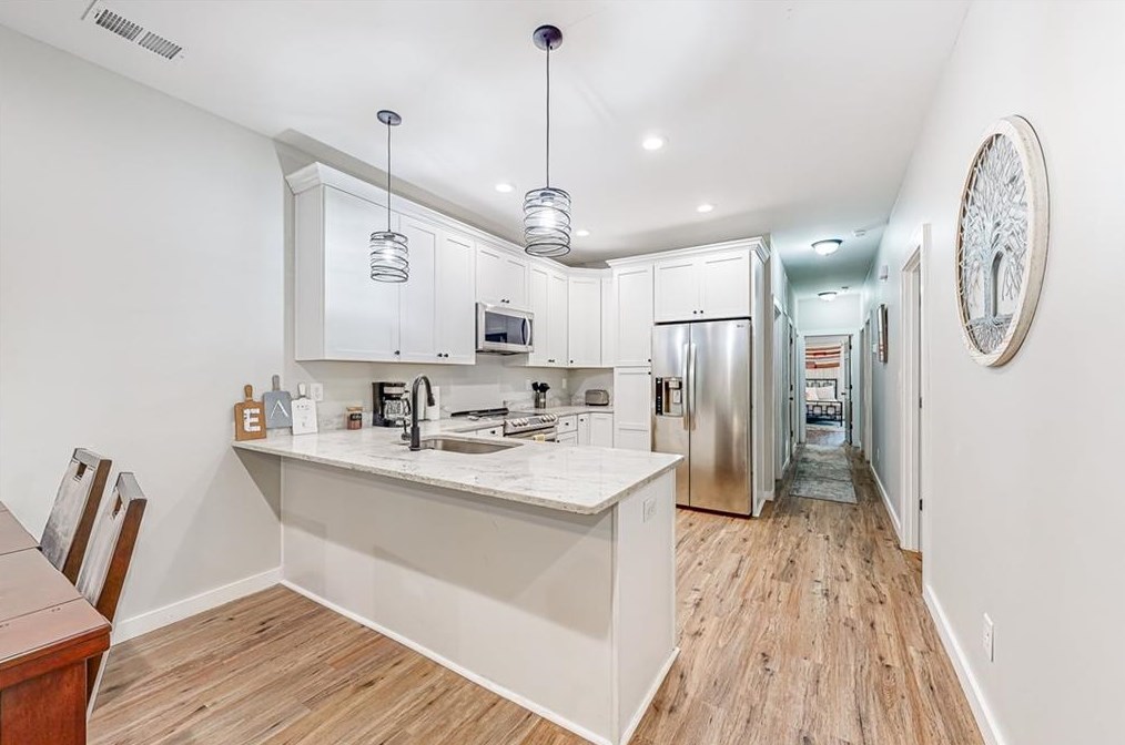 5 Evelyn Way, Atlanta GA  30318-6417 exterior