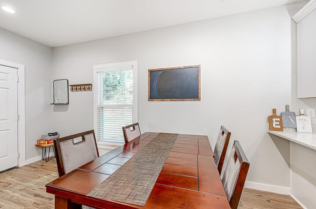 5 Evelyn Way, Atlanta GA  30318-6417 exterior