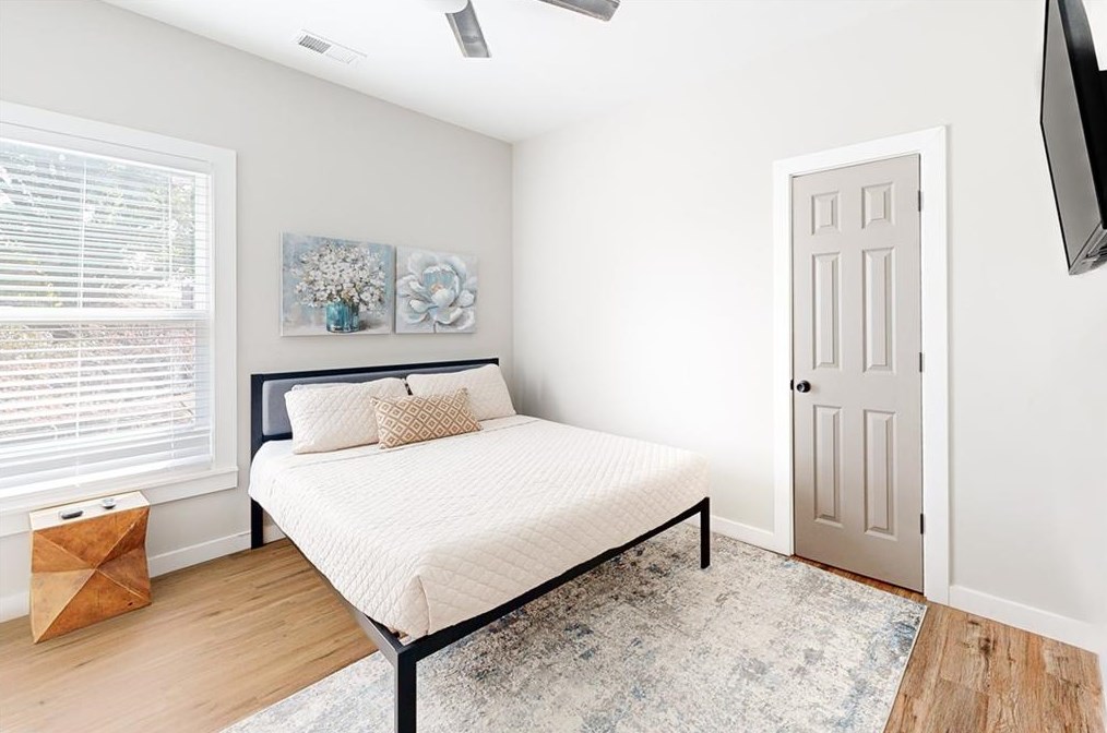 5 Evelyn Way, Atlanta GA  30318-6417 exterior
