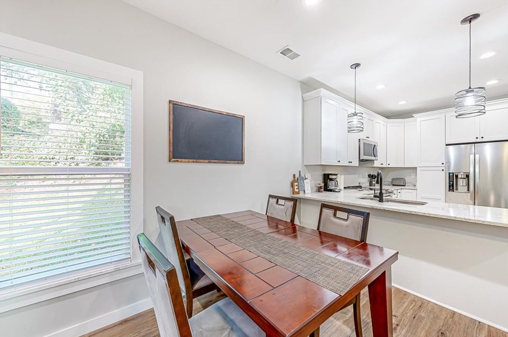5 Evelyn Way, Atlanta GA  30318-6417 exterior