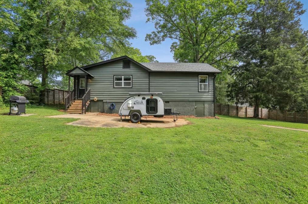 2609 White Oak Dr, Decatur GA  30032-3266 exterior