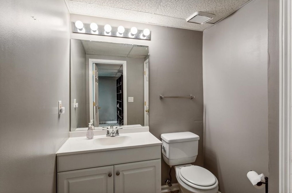 1013 Natalie Ln, Smyrna GA  30082-2022 exterior