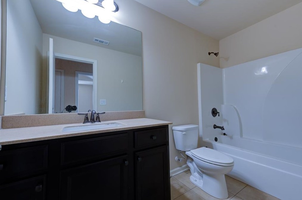 561 Justins Place Ln, Lawrenceville GA 30043-7325 exterior