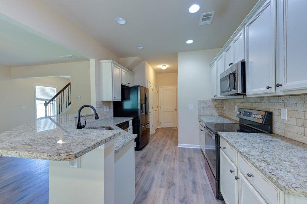 561 Justins Place Ln, Lawrenceville GA 30043-7325 exterior