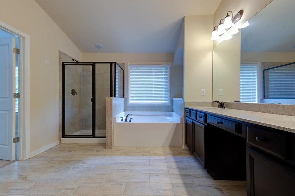 561 Justins Place Ln, Lawrenceville GA 30043-7325 exterior