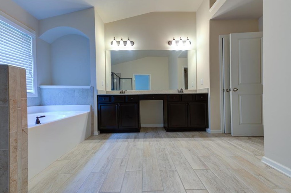 561 Justins Place Ln, Lawrenceville GA 30043-7325 exterior