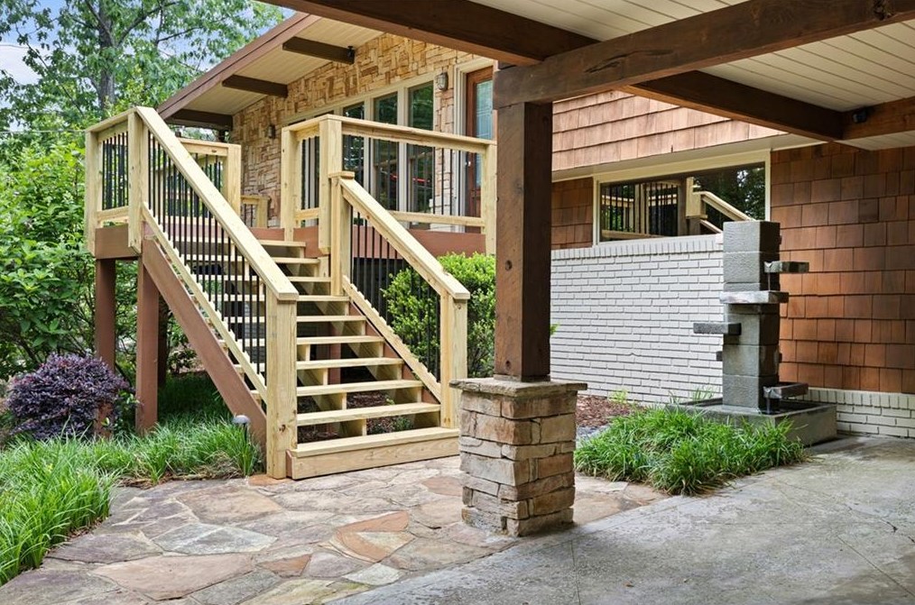 1672 Wawona Ter, Atlanta GA  exterior