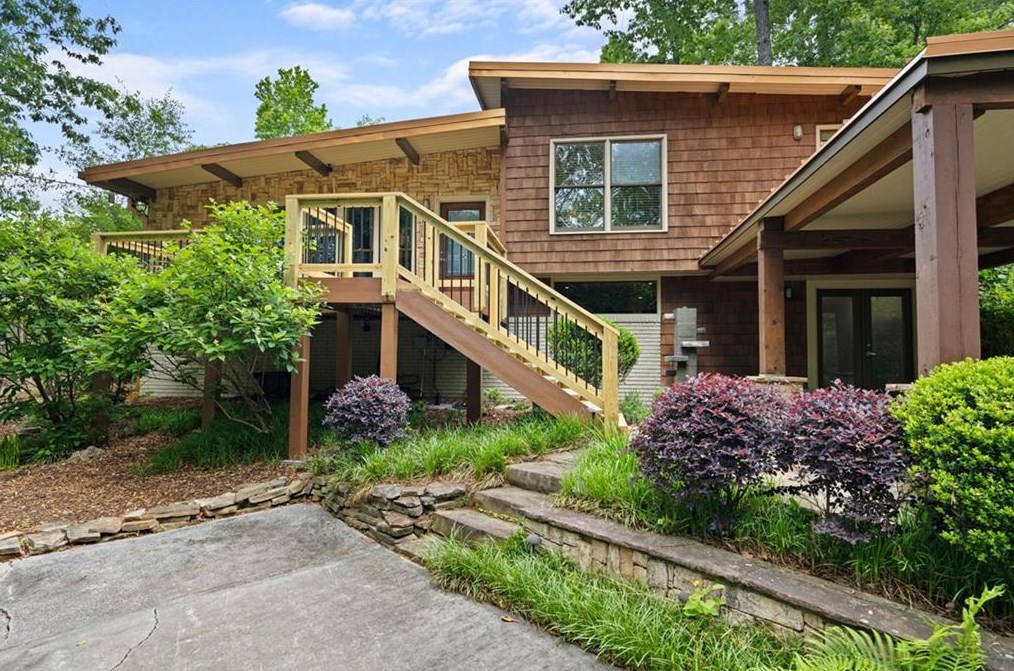 1672 Wawona Ter, Atlanta GA  30319-3718 exterior