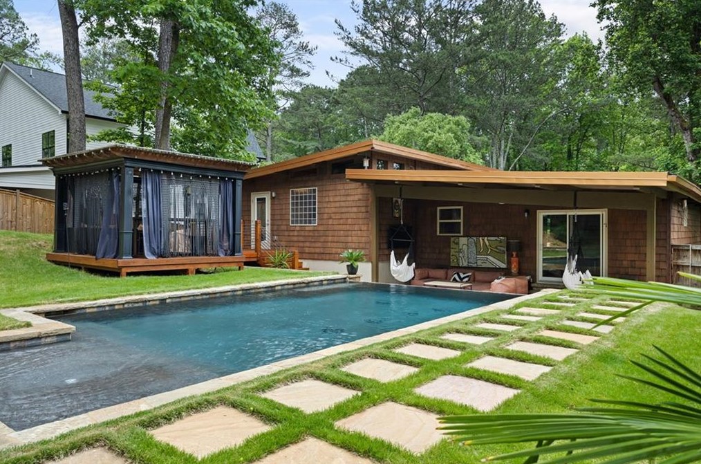 1672 Wawona Ter, Atlanta GA  exterior