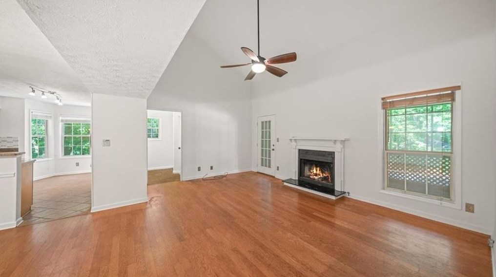 1487 Oakridge Ct, Decatur GA  30033-2139 exterior