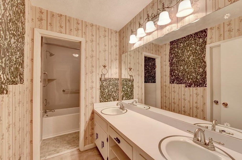 459 Karen Dr, Alpharetta GA 30009-2118 exterior