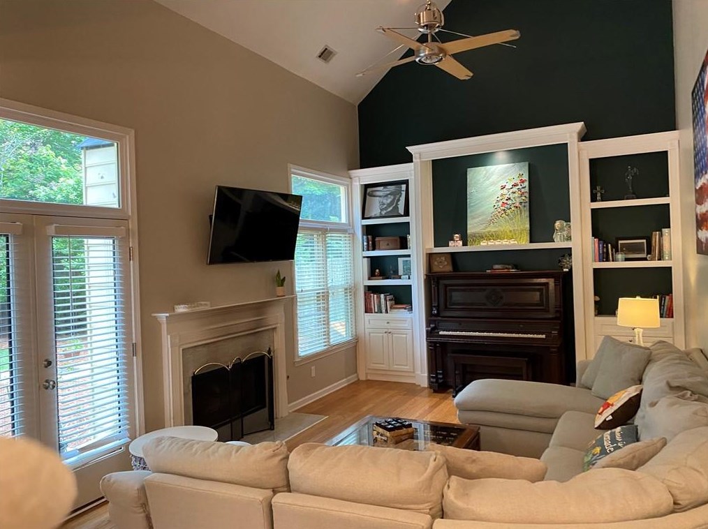 4733 Woodland Brook Ct, Atlanta GA  30339-1572 exterior