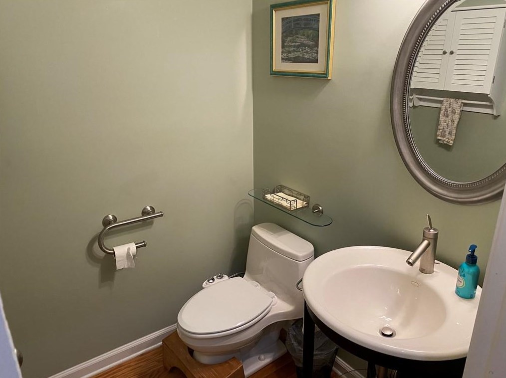 4733 Woodland Brook Ct, Atlanta GA  30339-1572 exterior
